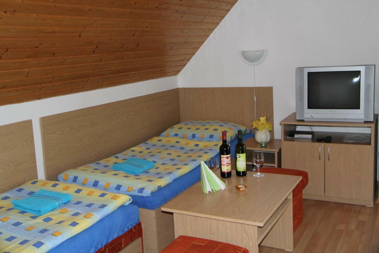 Penzión BREJK Liptovske Sliace Exterior foto